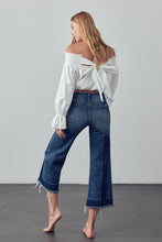Load image into Gallery viewer, MID-RISE CROP FLARE JEANS