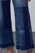 Load image into Gallery viewer, MID-RISE CROP FLARE JEANS