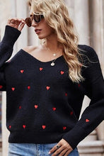 Load image into Gallery viewer, Heart sweater
