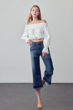 Load image into Gallery viewer, MID-RISE CROP FLARE JEANS
