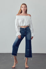 Load image into Gallery viewer, MID-RISE CROP FLARE JEANS
