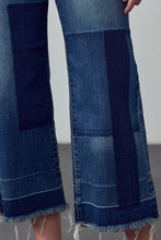 Load image into Gallery viewer, MID-RISE CROP FLARE JEANS
