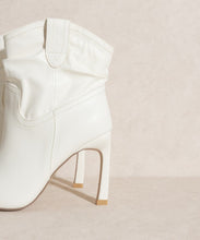 Load image into Gallery viewer, Oasis Society Kate - Slim Heel Booties
