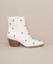 Load image into Gallery viewer, OASIS SOCIETY Ivanna - Star Studded Western Boots
