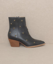 Load image into Gallery viewer, OASIS SOCIETY Ivanna - Star Studded Western Boots
