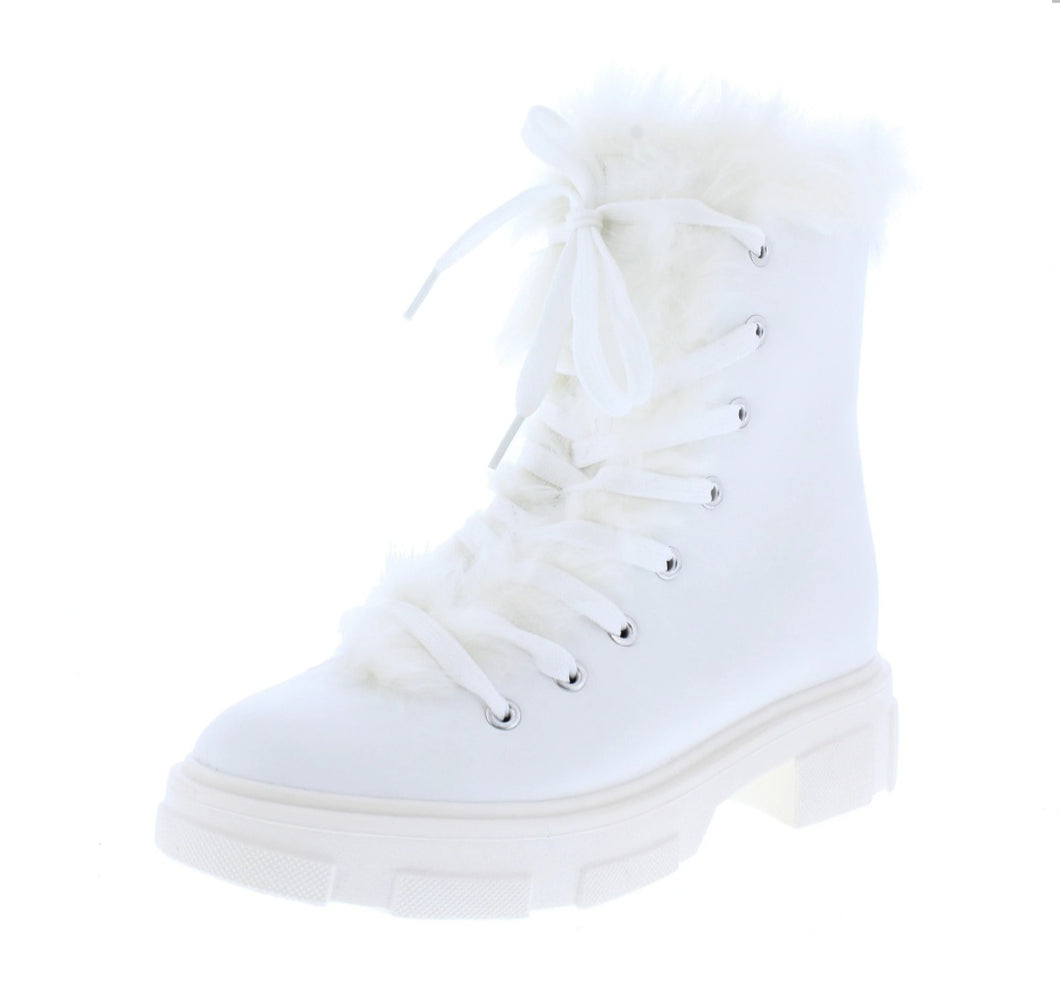 Puzzle White Boot